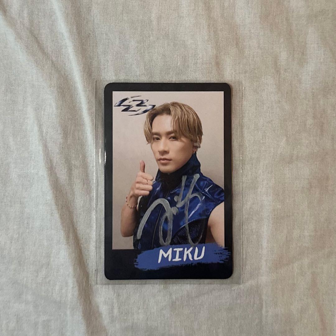 深堀未来 直筆サイン入りトレカ