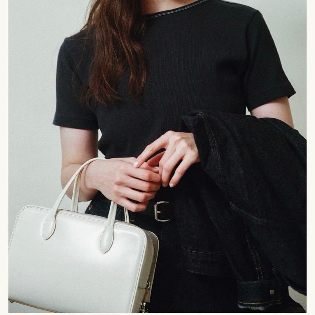 新品　TOUT Y EST トゥティエ 　ロケ スモールバッグ　完売　アイボリー