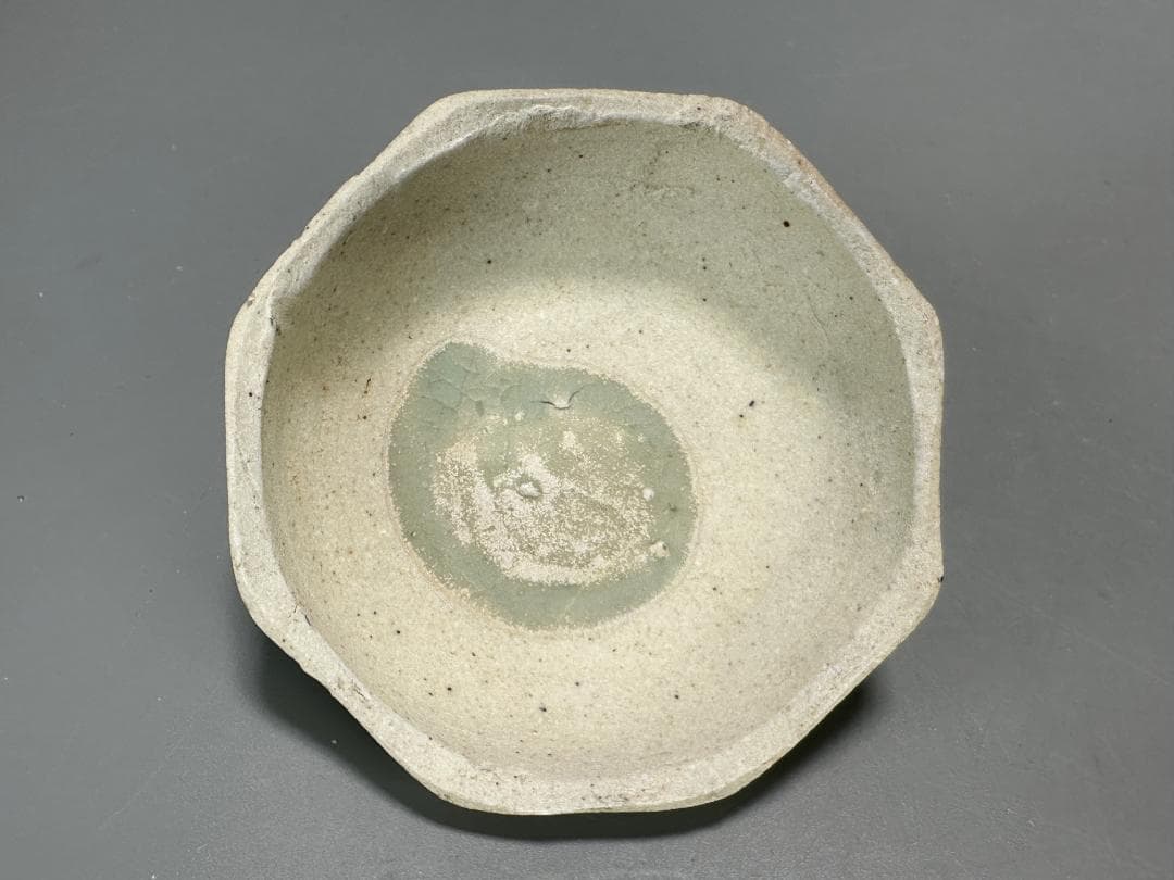 中国美術　宋時代　青白磁　湖田窯　香道具　花卉文香合　古物　時代物　唐物