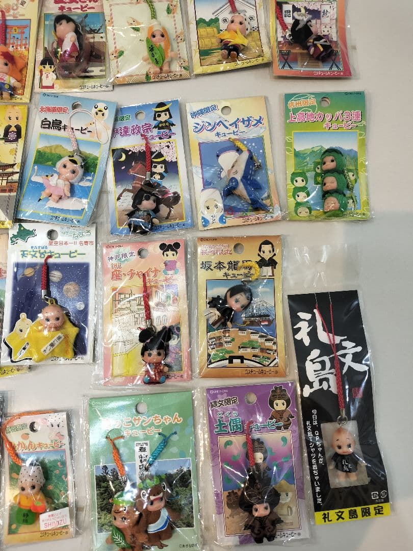 ご当地キューピー　31個と折り鶴キューピー