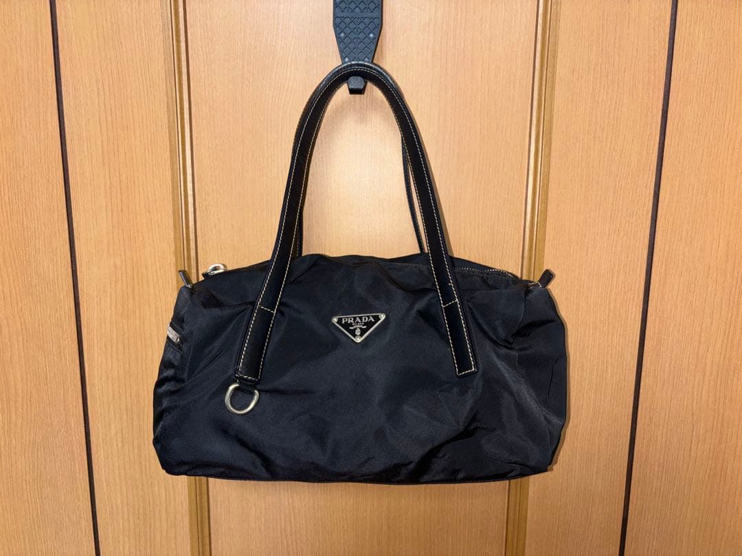 PRADA ブラック ナイロンハンドバッグ