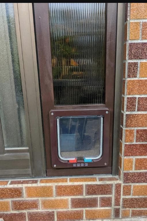 ペット用出入り口ドア マルチタイプ 178-185cm　主柱の色変更可能