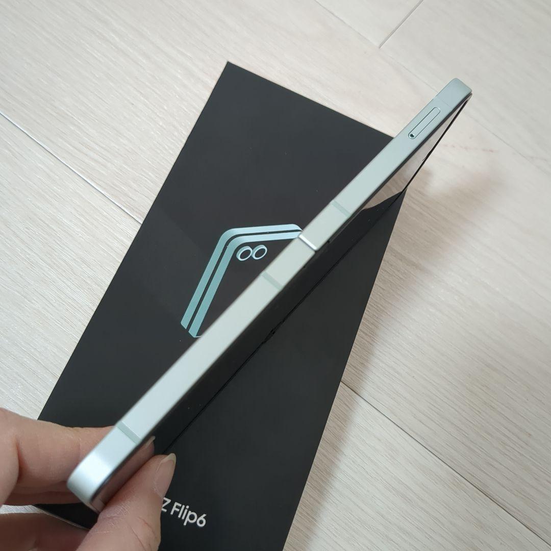 【美品】Samsung　スマートフォン　Galaxy Z Flip6