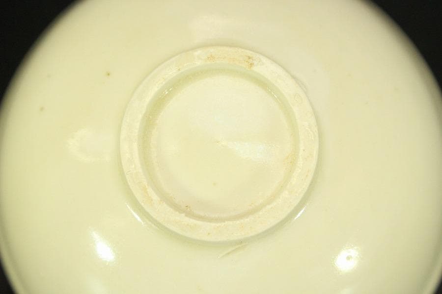 中国美術 白磁 刻 花紋 碗 一対(A281)