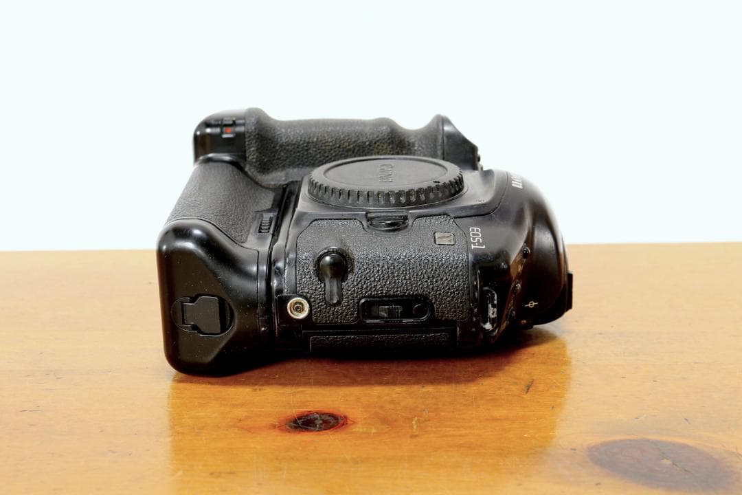 Canon EOS-1V 連写用バッテリーグリップ付き