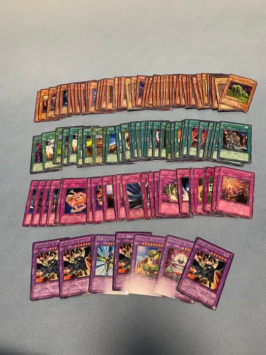 遊戯王カード　まとめ売り　約250枚