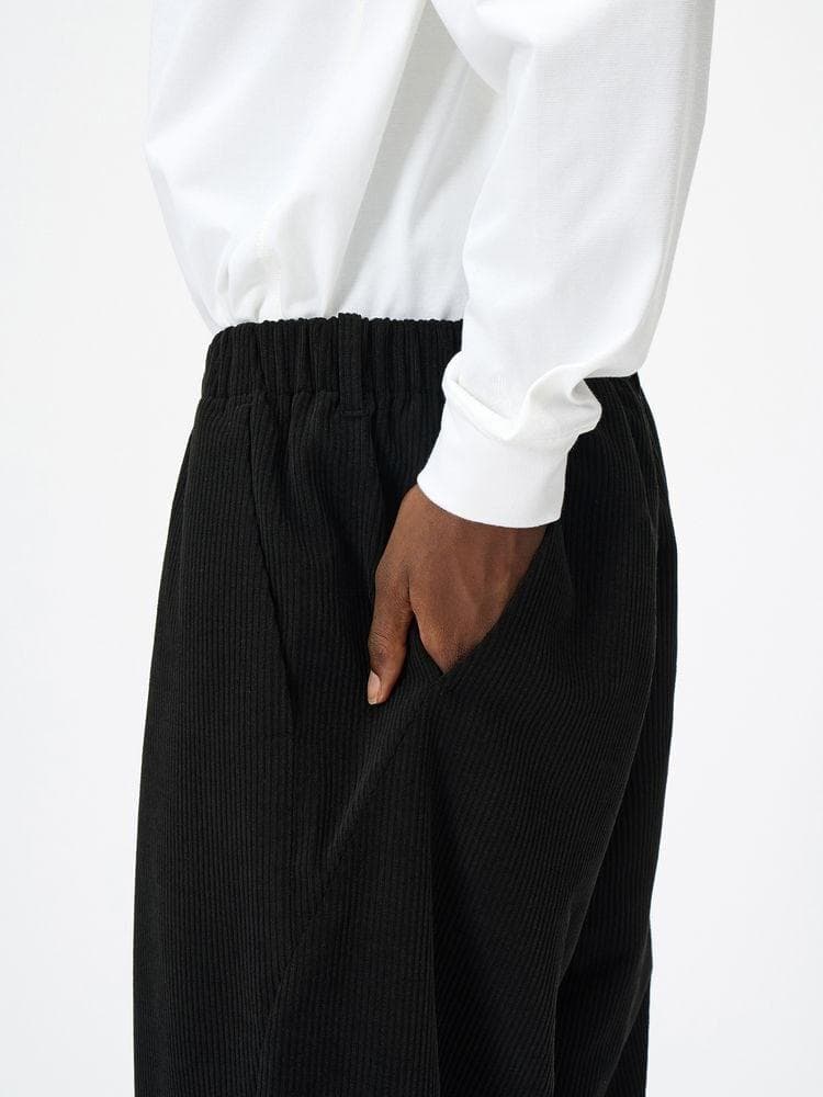 ゴールドウィン　FINE WALE コーデュロイ ストレート パンツ