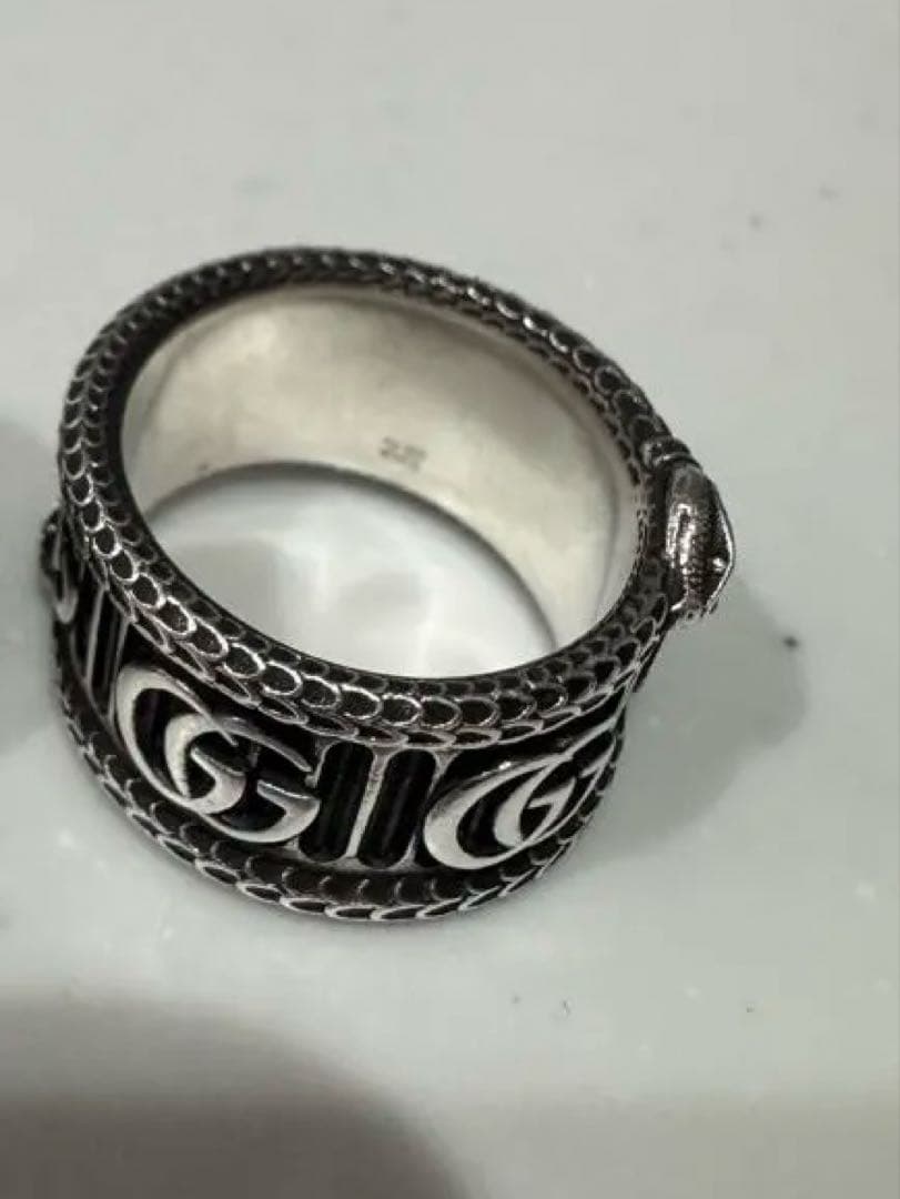 GUCCIリング