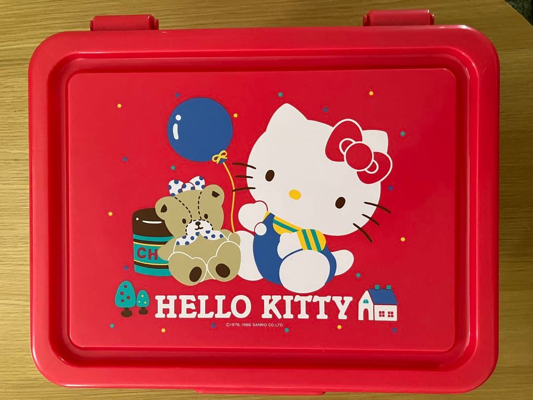 希少 昭和レトロ1986サンリオ ハローキティの蓋付きプラケース収納 おもちゃ箱