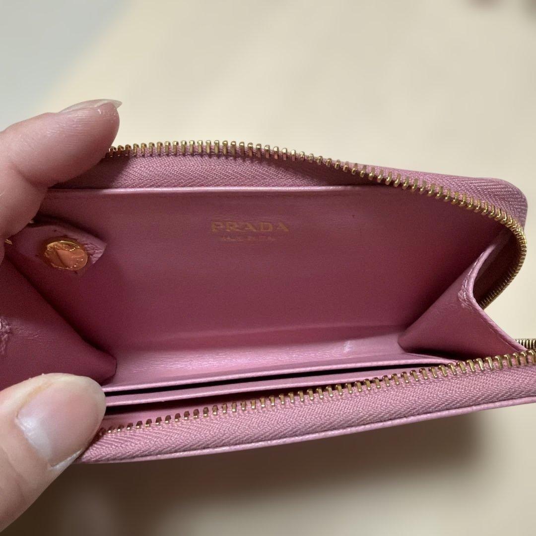 PRADA ケース