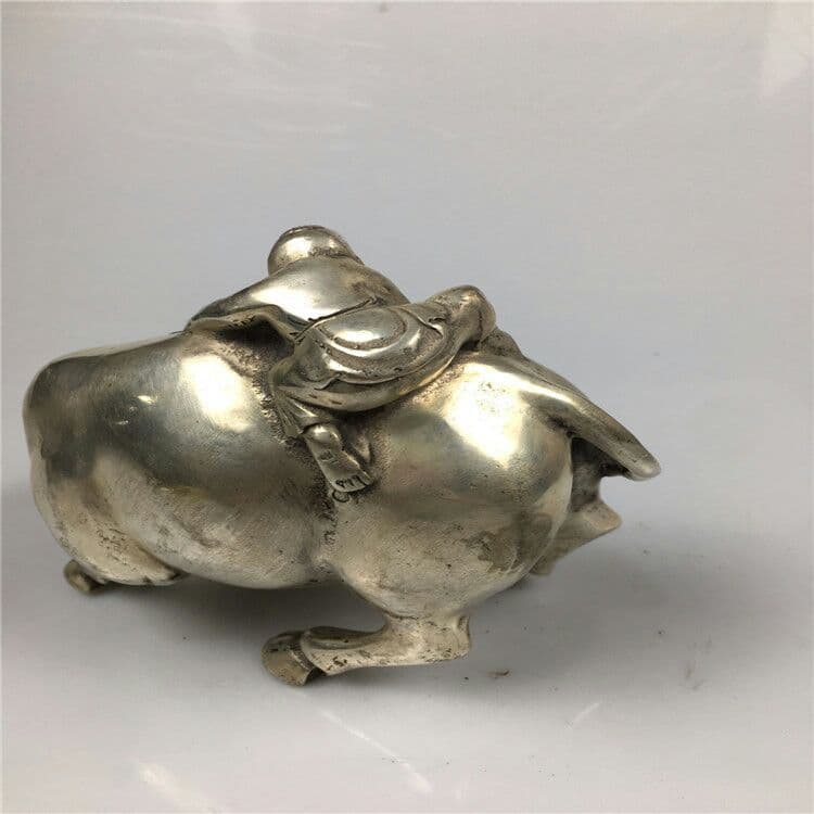古白銅の子供たち牛の家の装飾品の置物を放します.