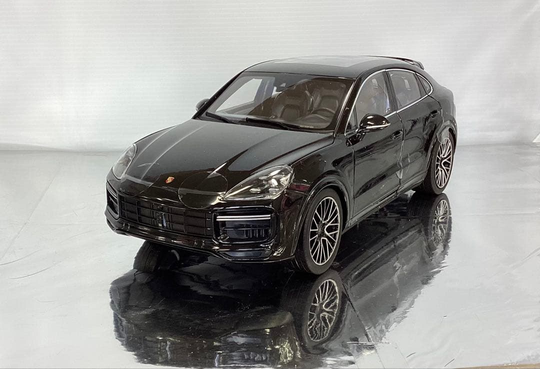 NOREV 2019 ポルシェ カイエン ターボ ブラック 1/18 ノレブ