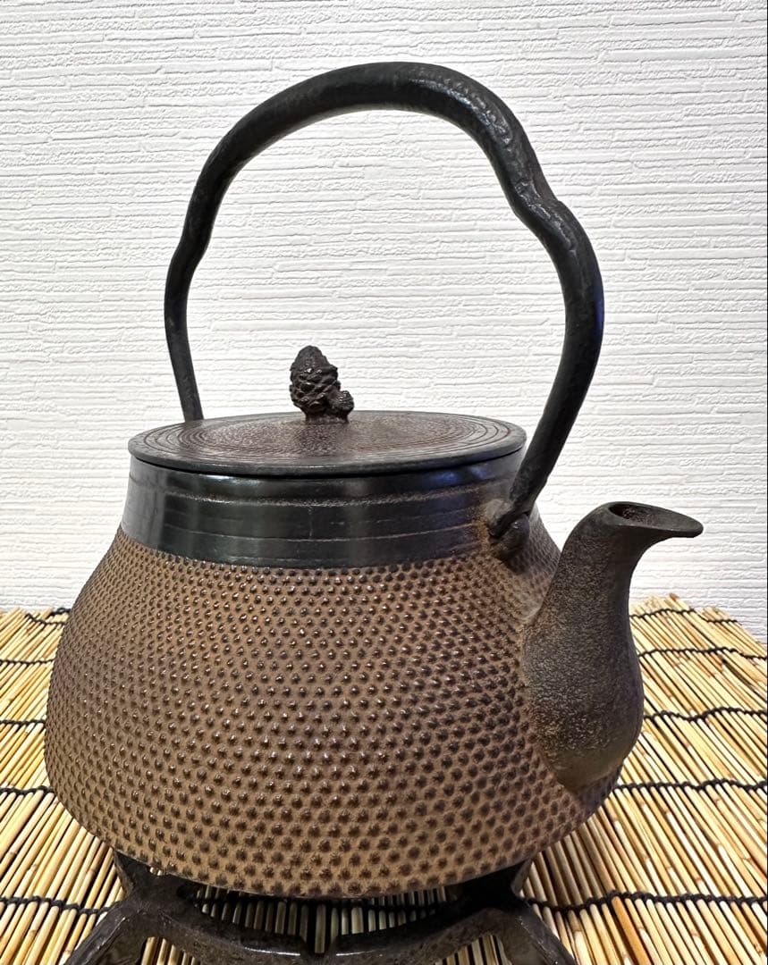 未使用品　付属品付　南部盛岡釜定工房造　１５型　南部鉄瓶　南部鉄器　鉄瓶