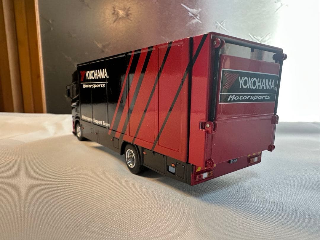 新品未使用　MC64 スカニア　ヨコハマタイヤ　1/64