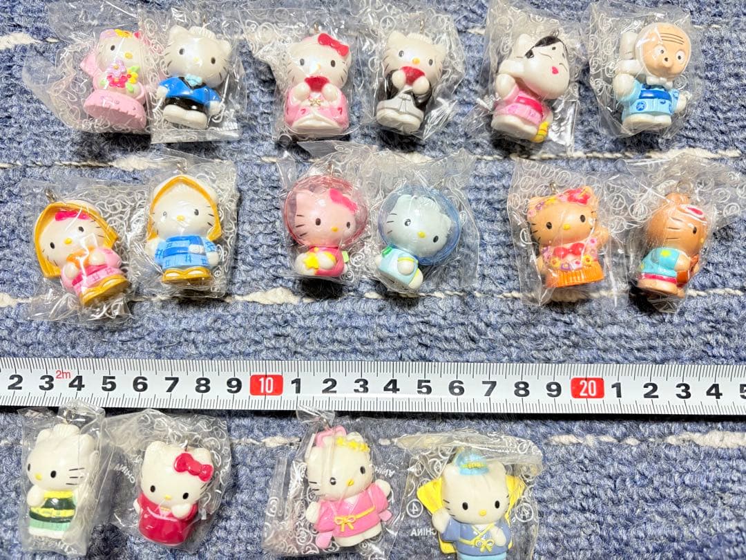 【コスチューム ハローキティ】 52個まとめ売り‼️