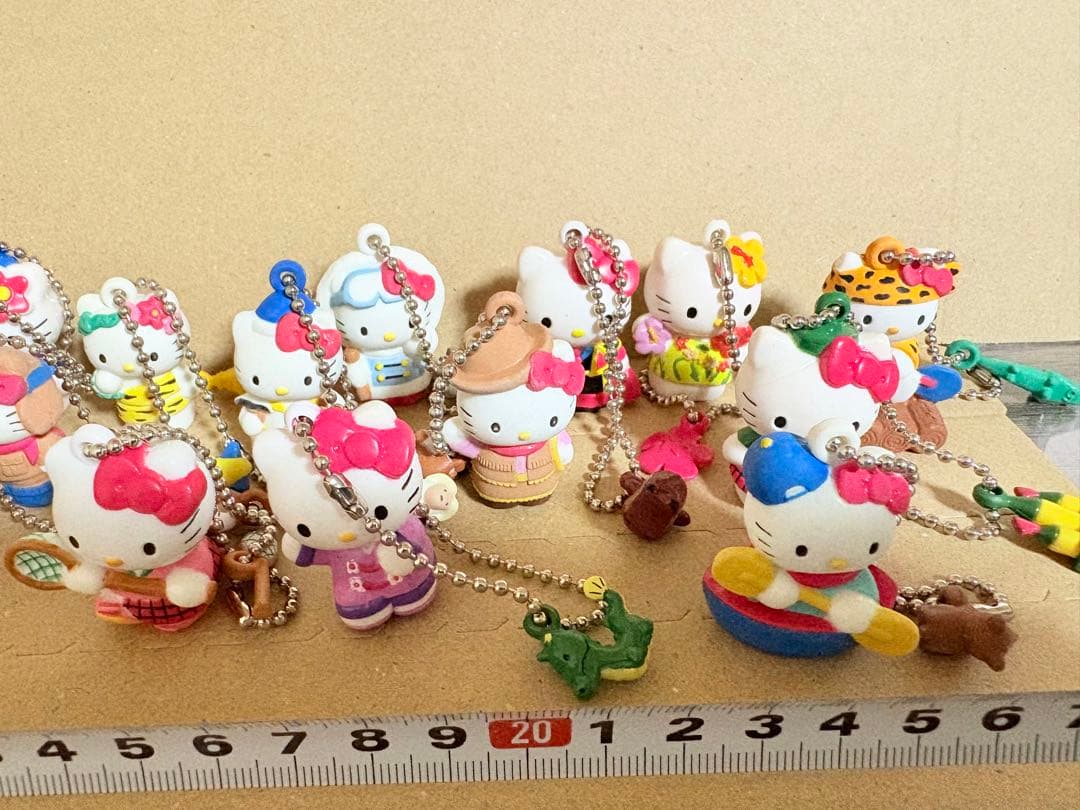 【コスチューム ハローキティ】 52個まとめ売り‼️