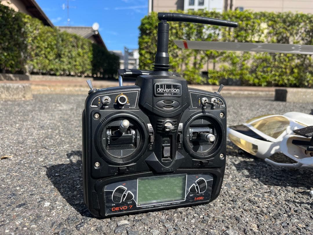 スケールヘリ　N306ED ヘリコプター 送信機付き