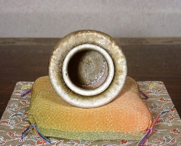 伊賀焼　作者不明　茶入写　共蓋　花押　在銘　無傷　箱無。