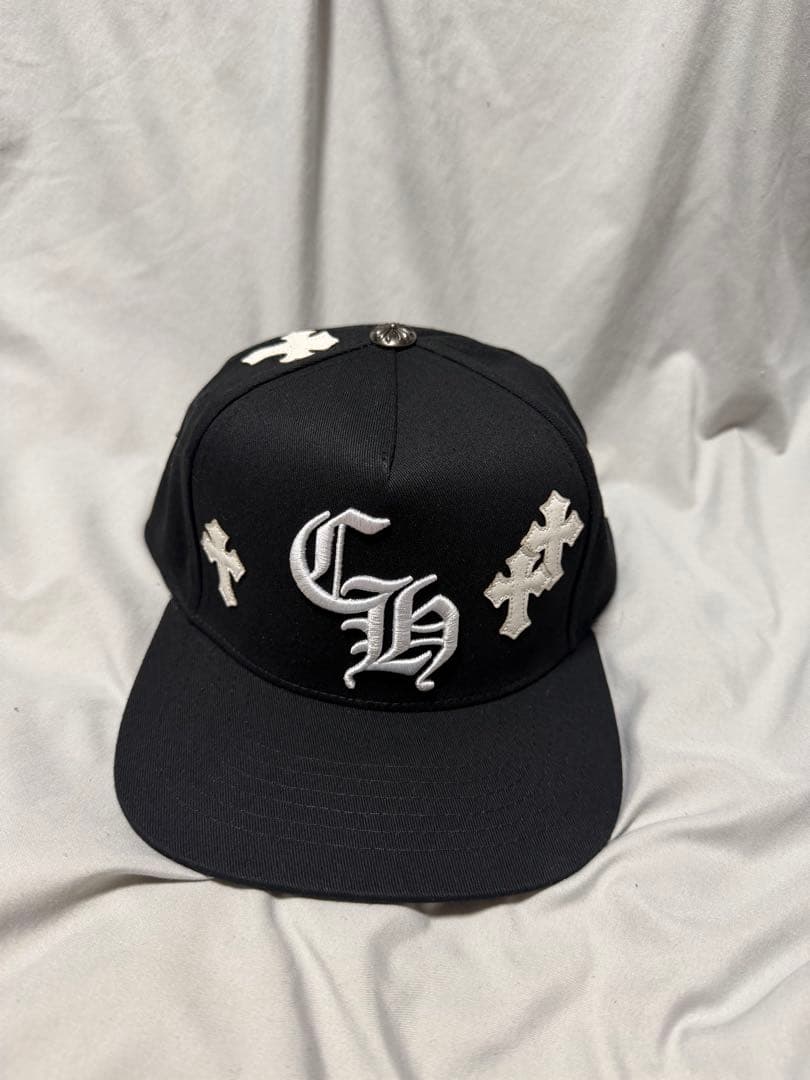 CHROME HEARTS 刺繍十字架デザイン 黒ベースボールキャップ