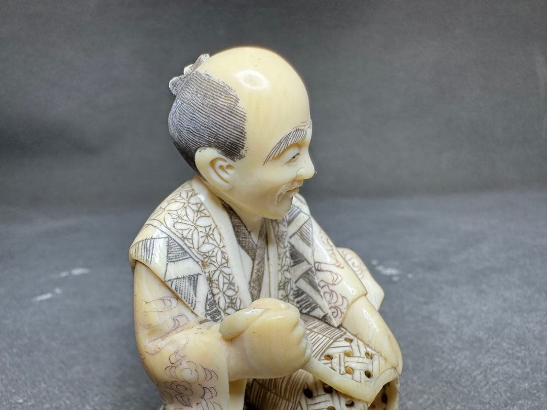 極上　天然素材　置物　根付　　アンティーク　和彫　骨董　飾り物　古美術品