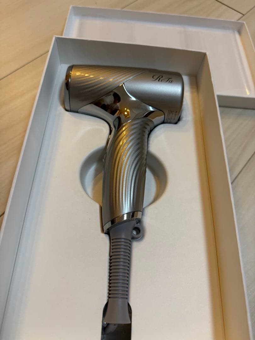 【最新モデルサロン直送】ReFa ビューティードライヤー　シルバー