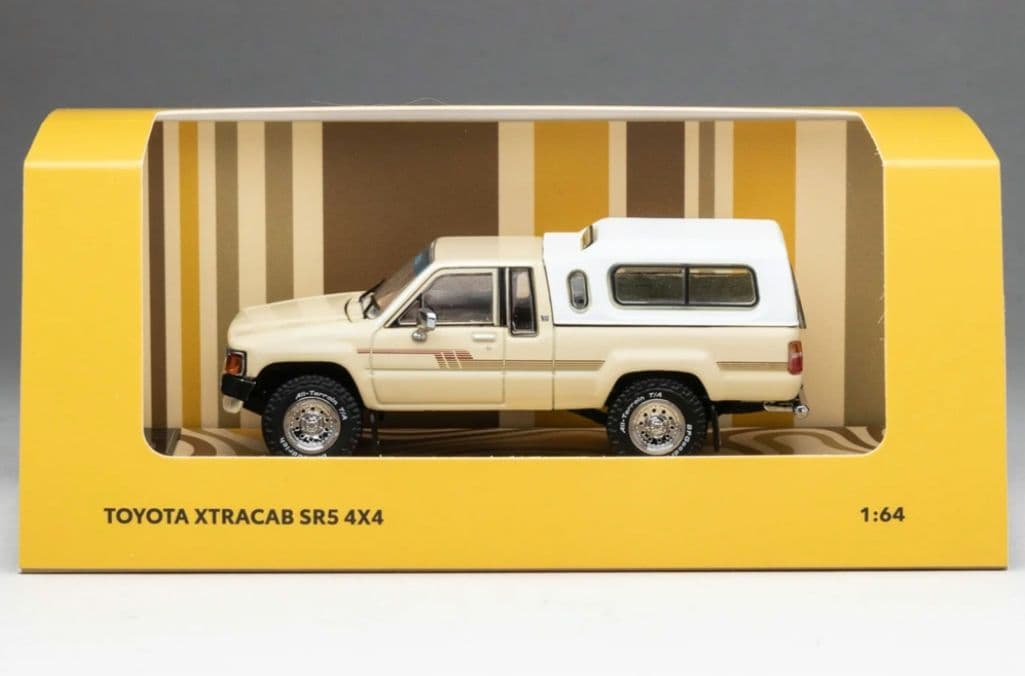 1987 トヨタハイラックス SR5 エクストラキャブベージュウィズアクセサリー