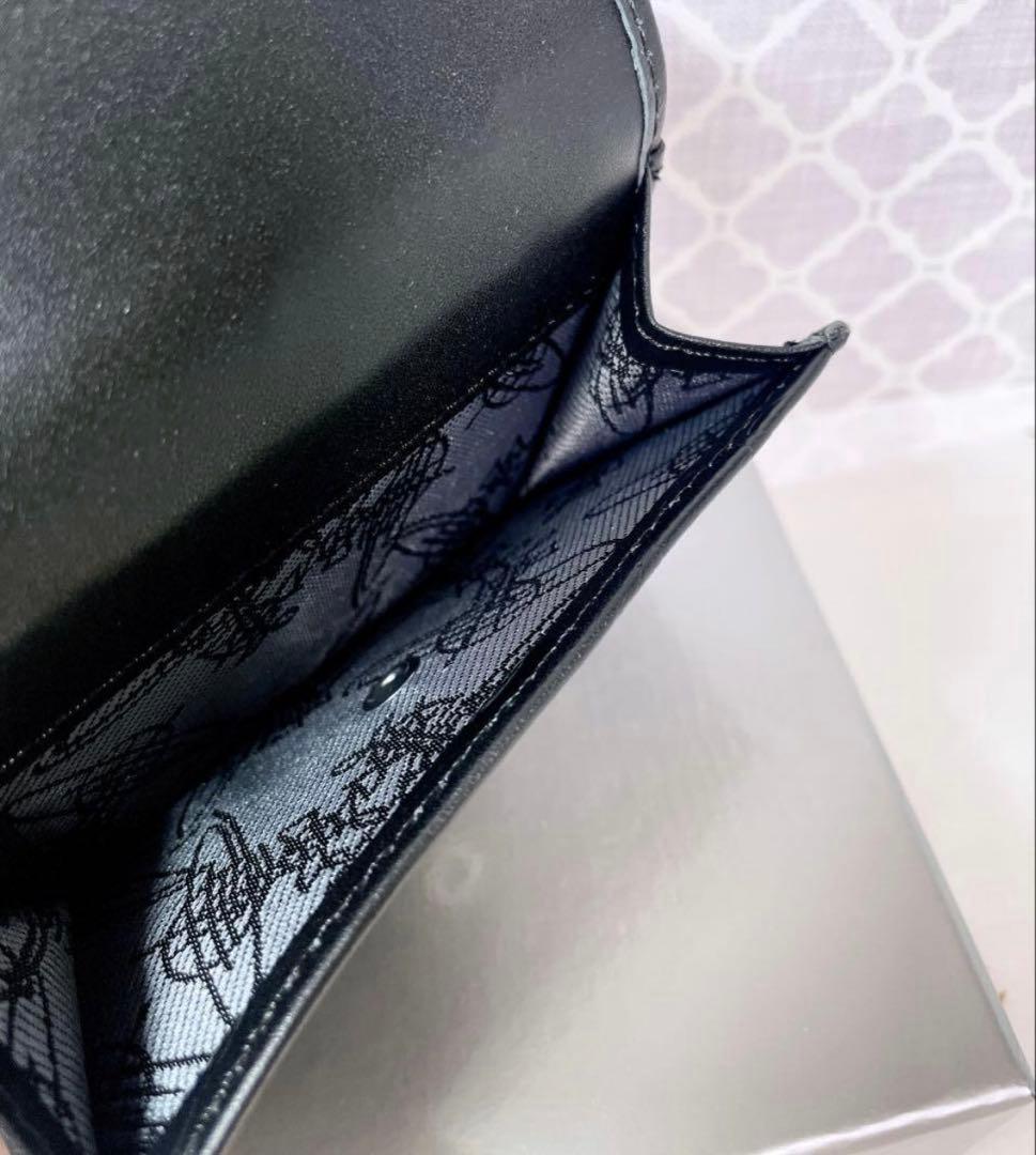 【内柄も素敵☆最新】Vivienne Westwood 三折財布 マット 黒