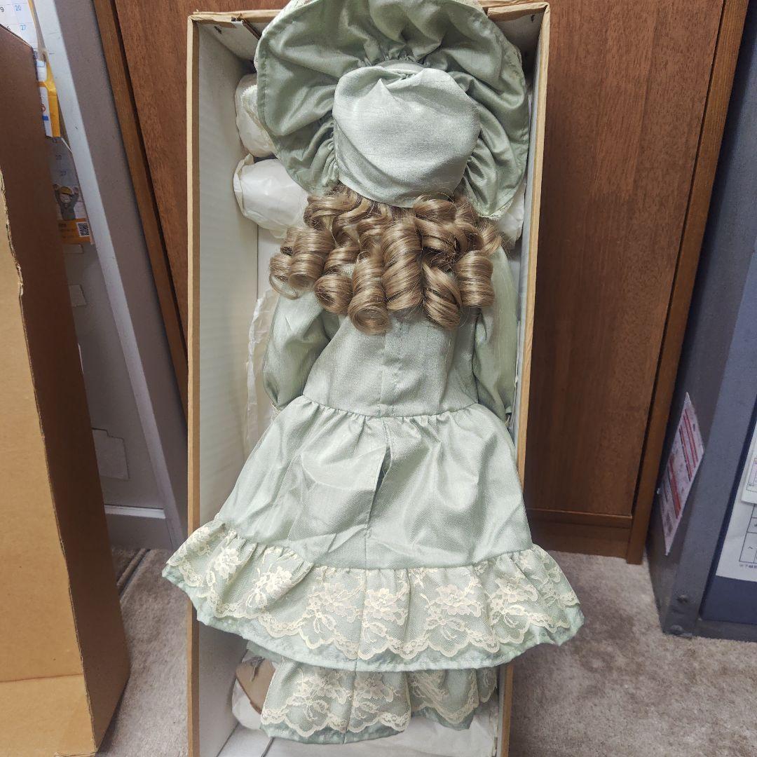 Antique & Fashion Doll 緑色 レースドレス