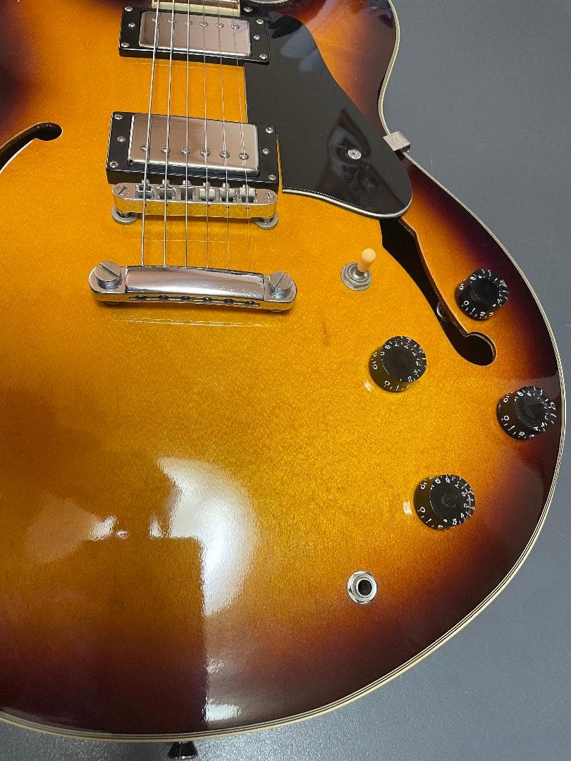 Toni Smith ES335タイプ セミアコ