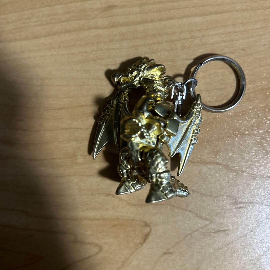 金のドラゴン