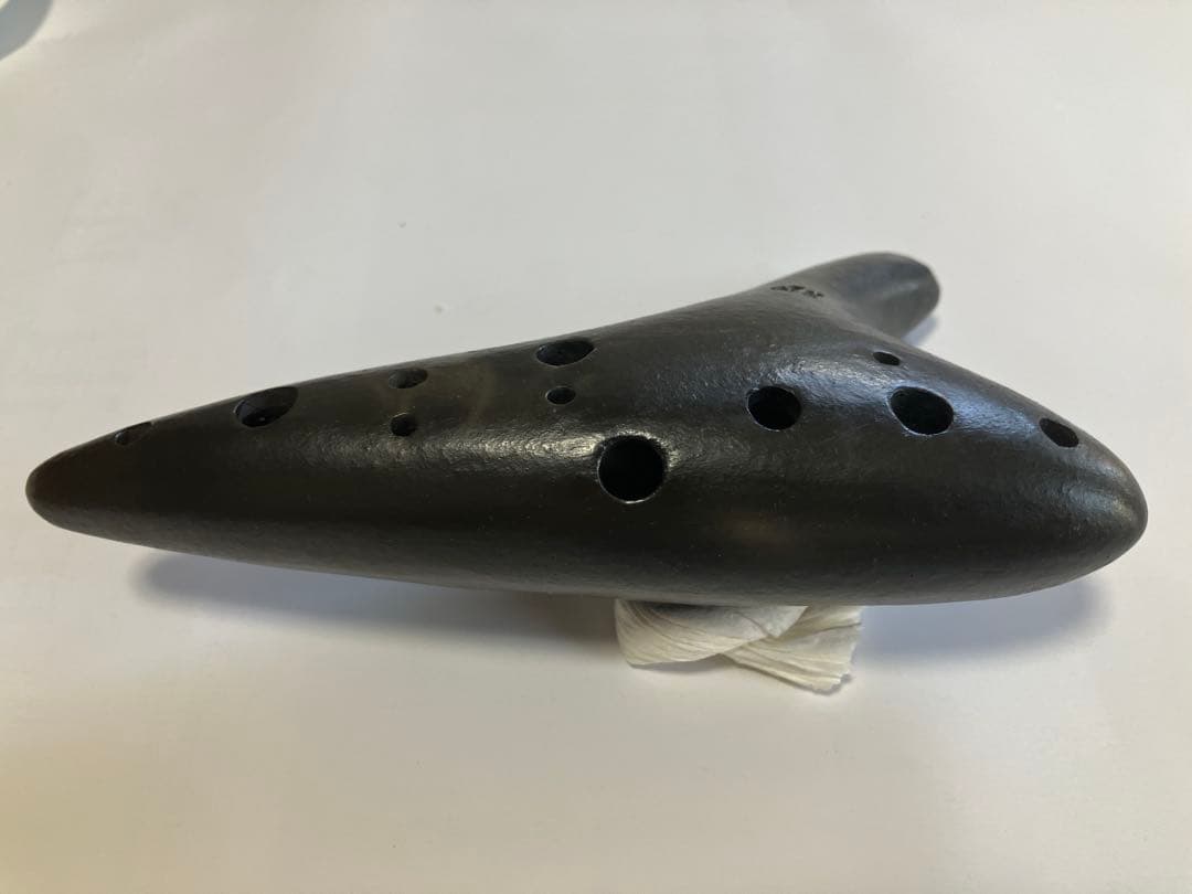 ティアーモ オカリナ ３F (SF) 黒陶モデル 13穴、オカリナ専用ケースつき