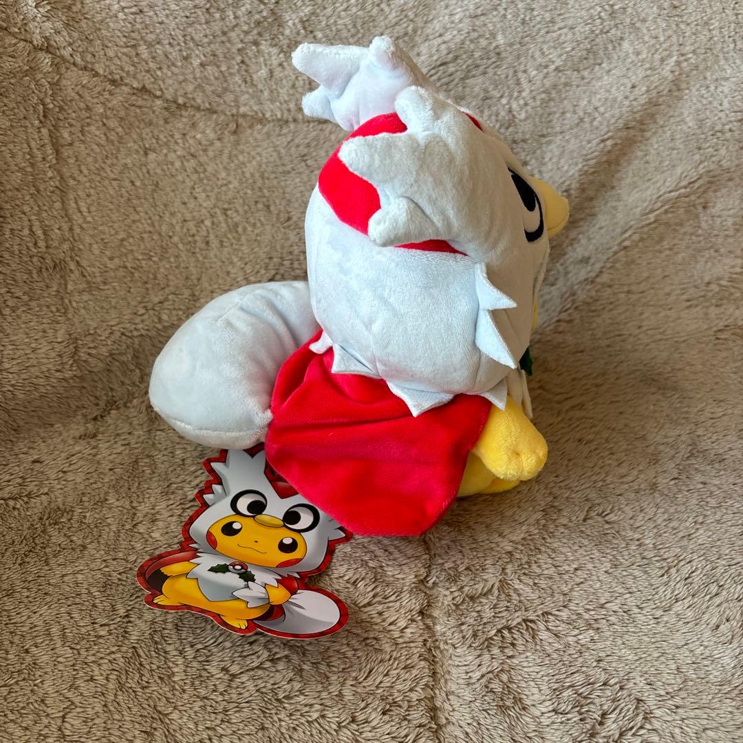 ポケモンセンター　デリバードのポンチョ　ピカチュウ ポケモン　ぬいぐるみ