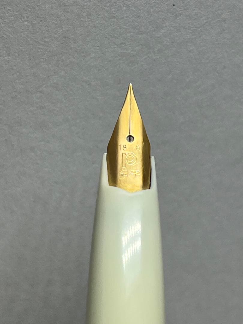 プラチナ万年筆　蔦模様　万年筆　18k レトロ