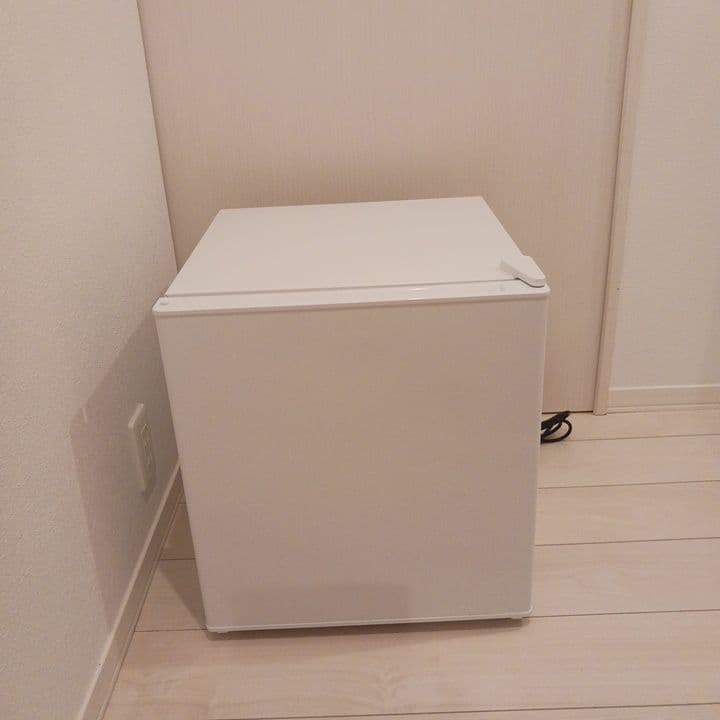 小型冷蔵庫 ホワイト アビデラックス　AR-452（W）（K）2025年製美品