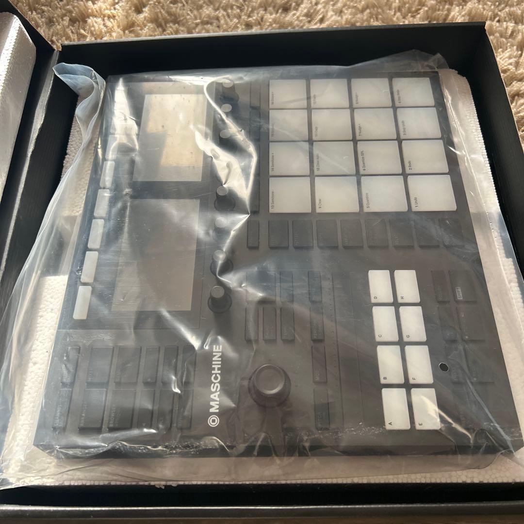 Native Instruments MASCHINE MK3サウンドパック付き