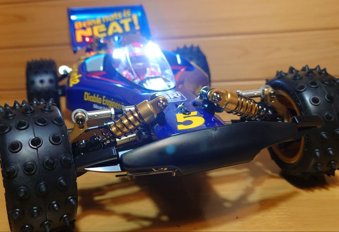 タミヤRCアバンテ (2011)LEDライト付プロポ＆バッテリー充電器付完成品