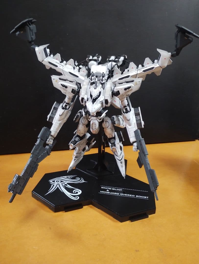 アーマードコア　ホワイト・グリント & V.O.B【全塗装完成品】
