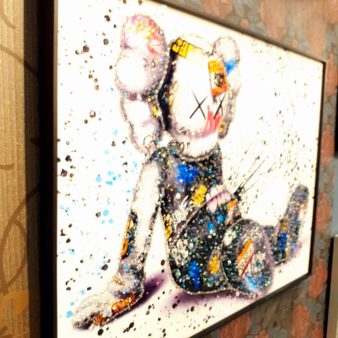 輸入雑貨　天然水晶石　KAWS(カウズ)　クリスタルアート　宝石