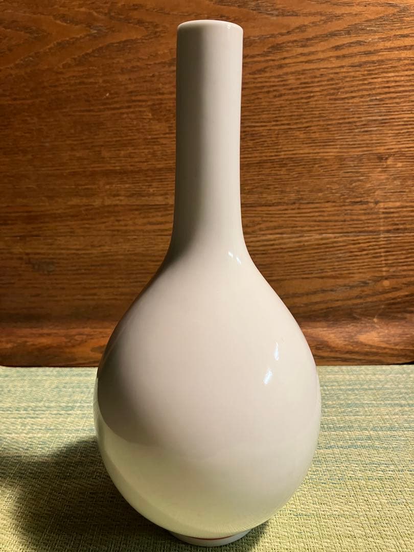 花瓶　酒井田柿右衛門