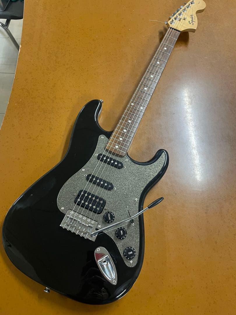Squier by Fender Stratocaster ブラック