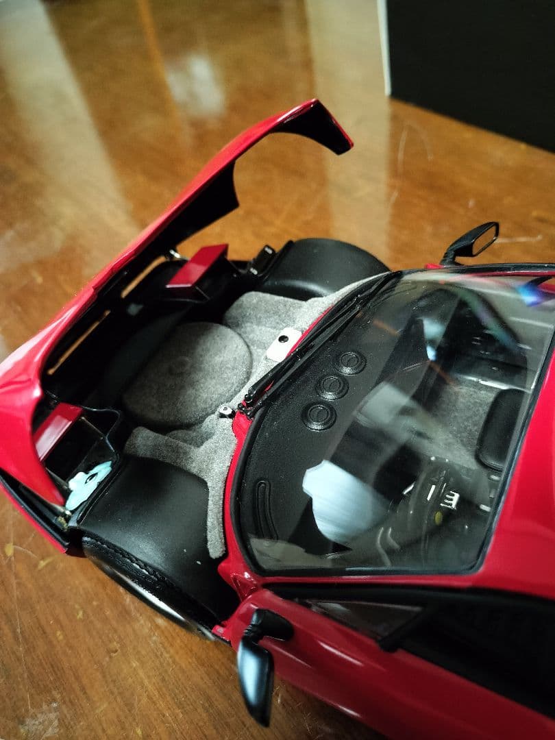 京商1/18フェラーリ512BBi 【新パッケージ】レッド