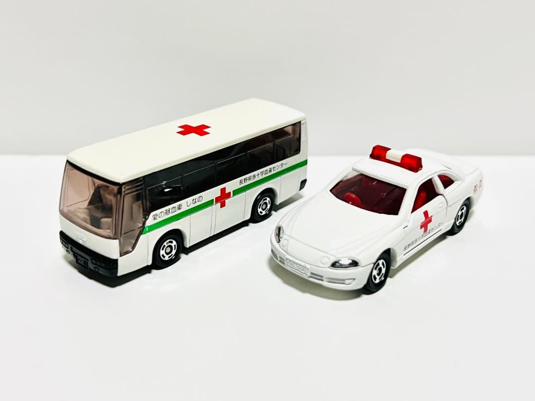TOMY トミカ いすゞ スーパーハイデッカーバス 愛の献血車 トヨタ ソアラ