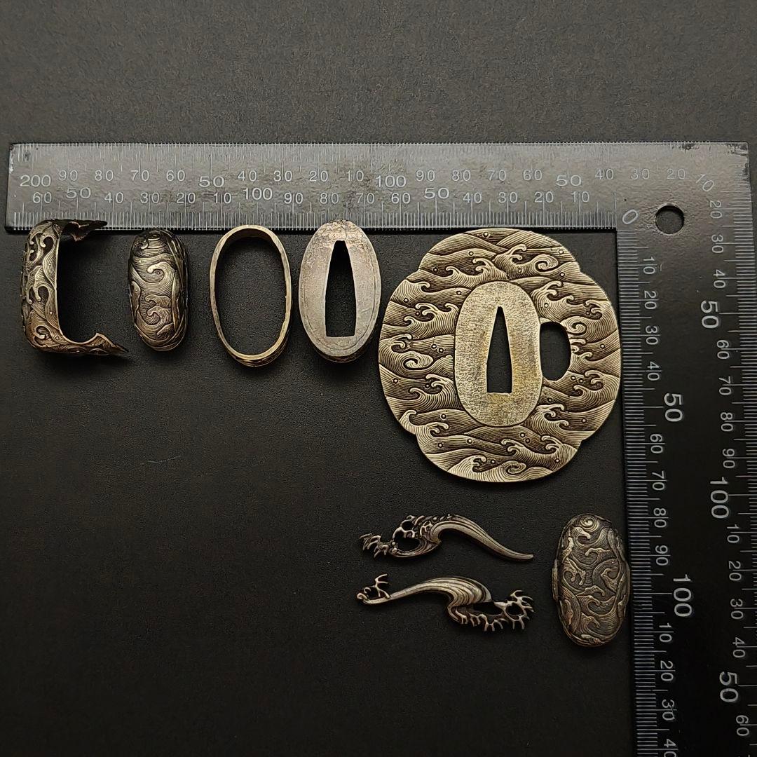 刀鍔　海浪の図　縁頭　目貫　鐺　栗形　柄鞘一式金具　銅製　銀メッキ