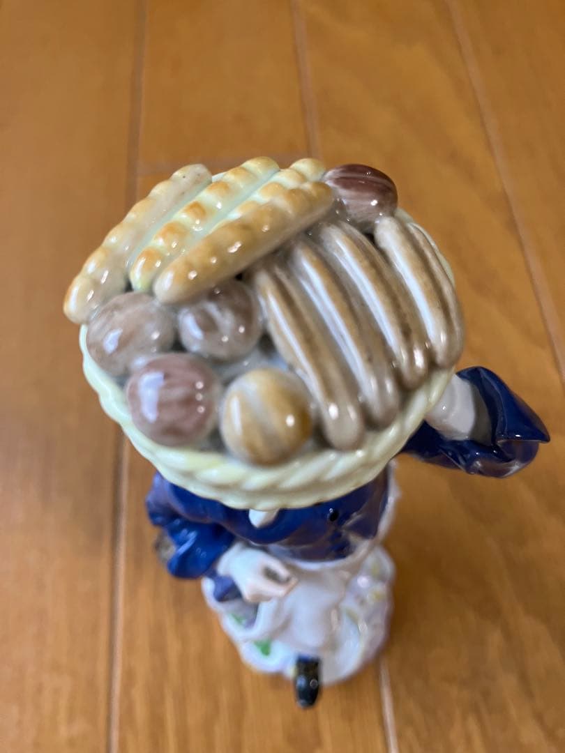 マイセン☆物売りシリーズ☆パン屋さんフィギュリン　人形