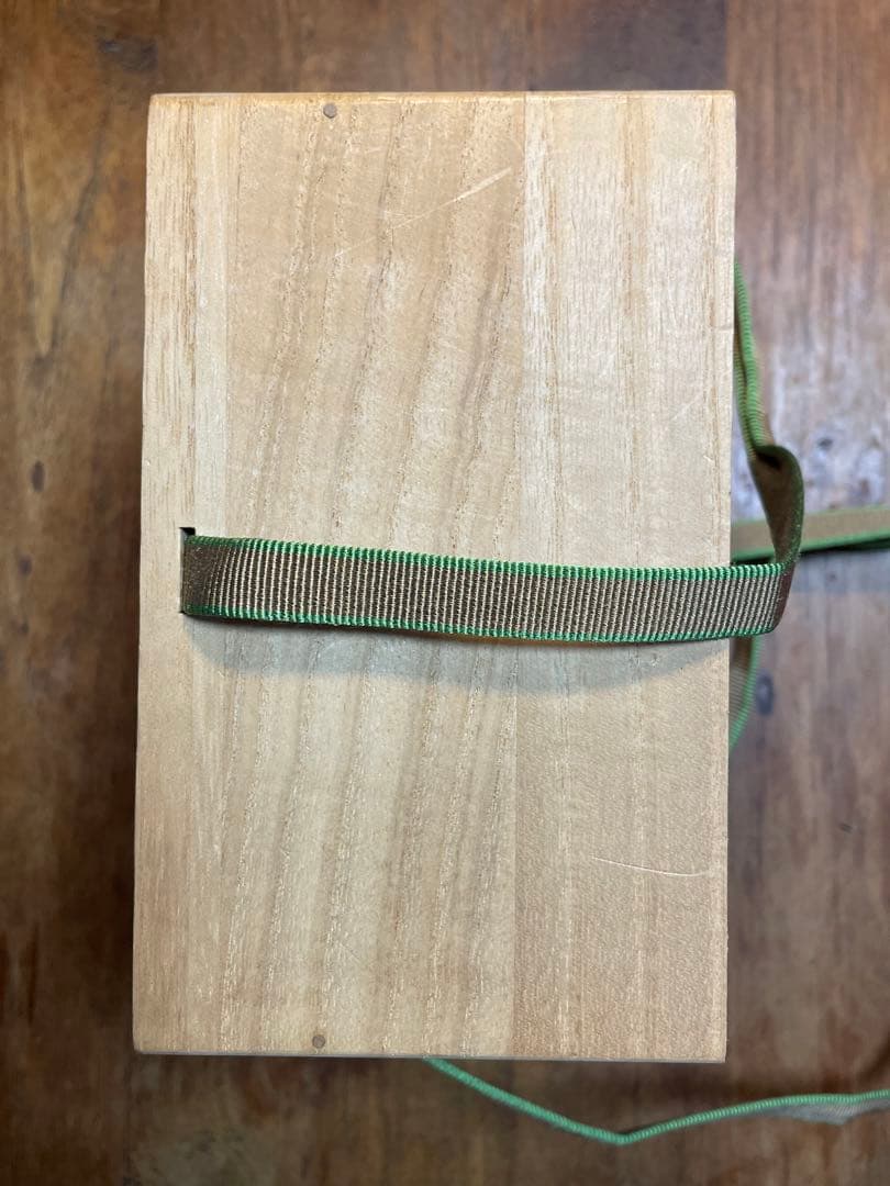 古出雲茶碗 銘:慶雲 裏千家十五代鵬雲斎書付 箱 古楽山 ニュウあり,高台小欠け