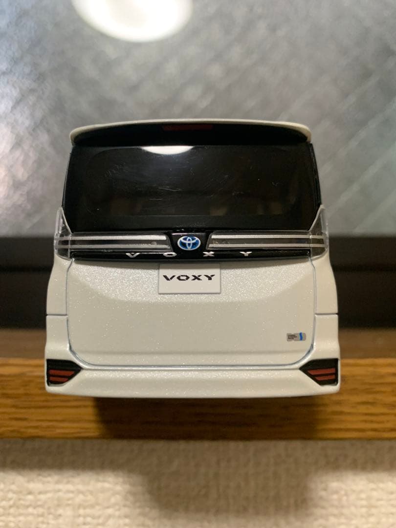 トヨタ 90ヴォクシー 30分の1ミニカー ホワイトパールクリスタルシャイン