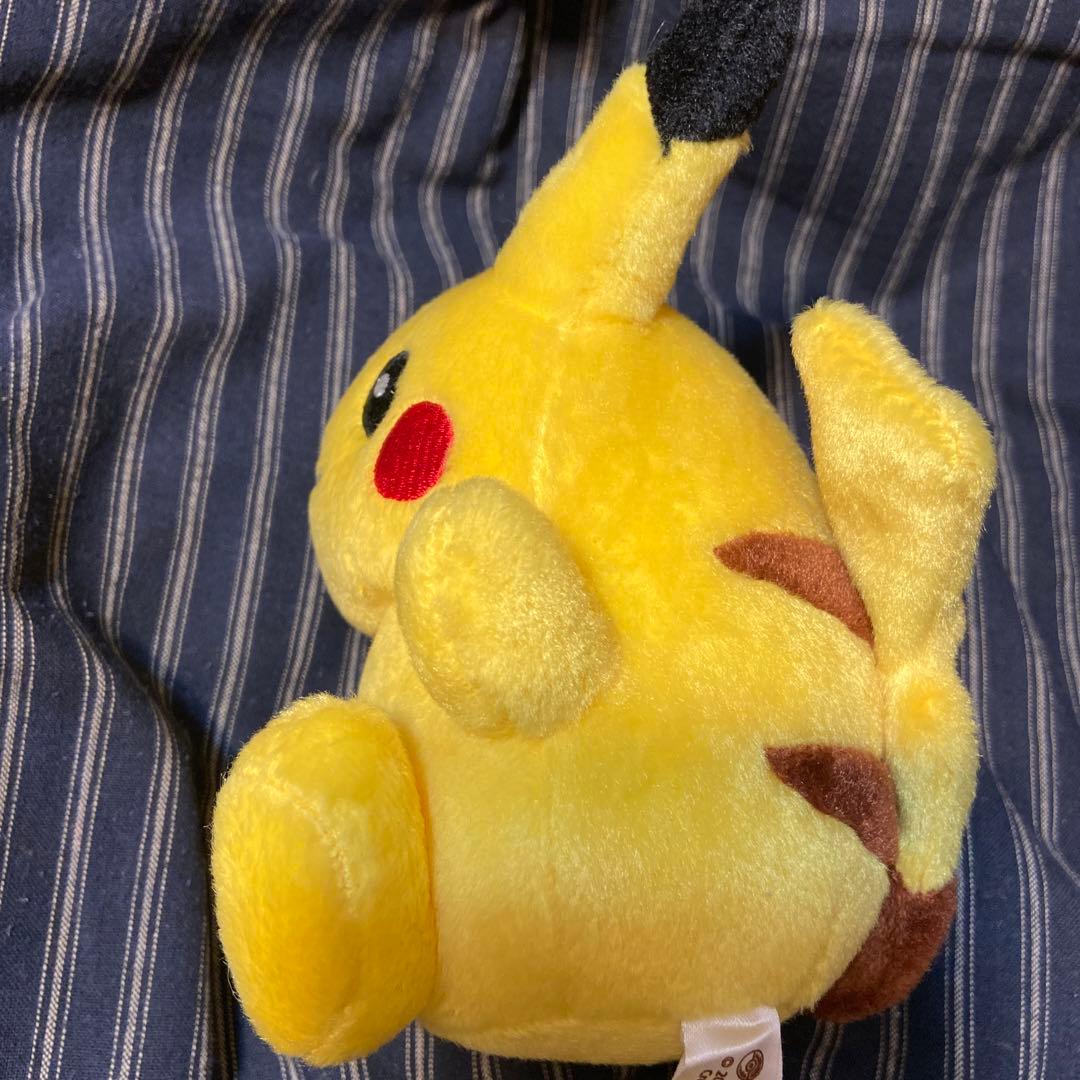 ポケモンセンター限定　ポケドール　ピカチュウぬいぐるみ