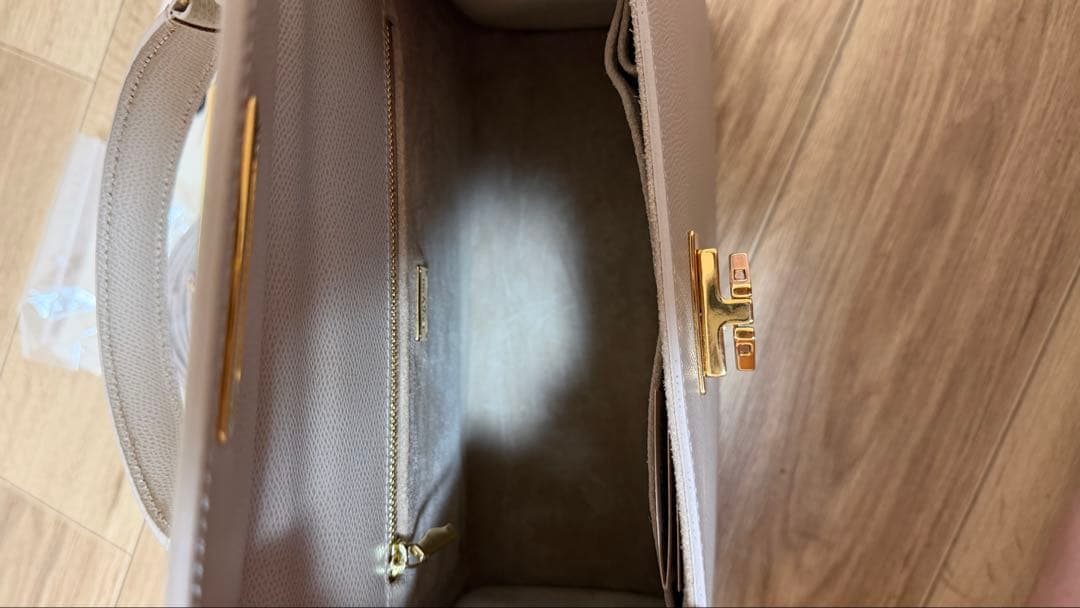 CARBOTTI ハンドバッグ　TAUPE