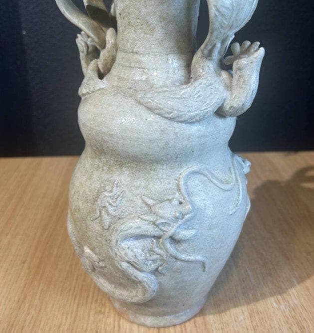 S8011　中国美術　唐時代　唐代　越州窯　青磁　龍耳瓶　花瓶　花器