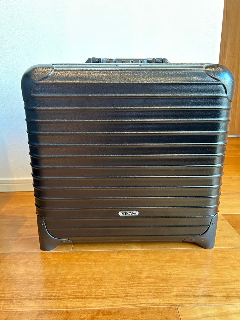 リモワ サルサ ビジネス トローリー 23L 機内持ち込み可